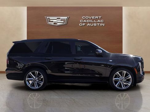 Used 2025 Cadillac Escalade Sport Platinum AWD/4WD image 5
