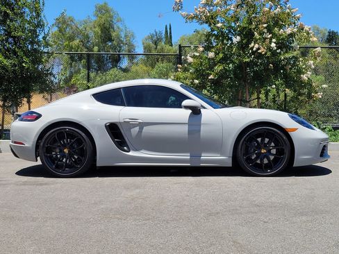 Used 2025 Porsche 718 Cayman RWD image 8