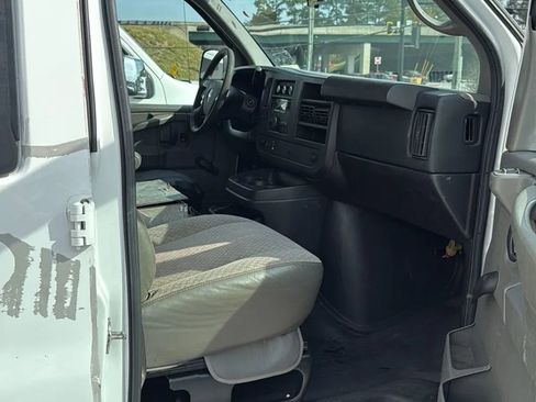Used 2013 Chevrolet Express 2500 image 6
