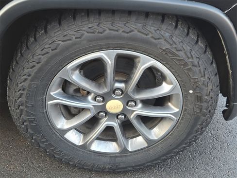 Used 2014 Jeep Grand Cherokee Limited w/ Luxury Group II image 5