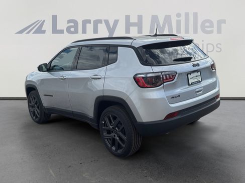 New 2026 Jeep Compass Latitude AWD/4WD image 3