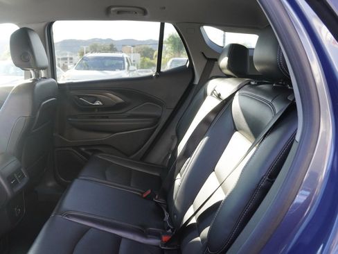 Used 2024 GMC Terrain SLT image 19