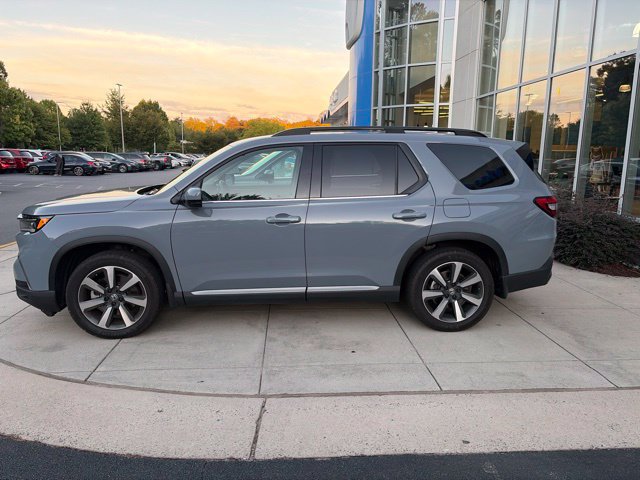 Certified 2025 Honda Pilot Touring image 11