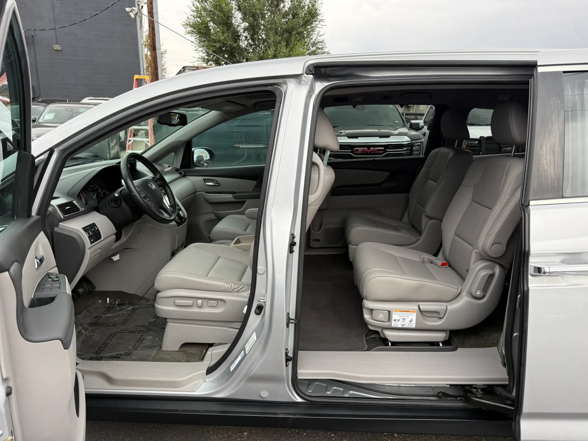 Used 2015 Honda Odyssey EX-L image 12
