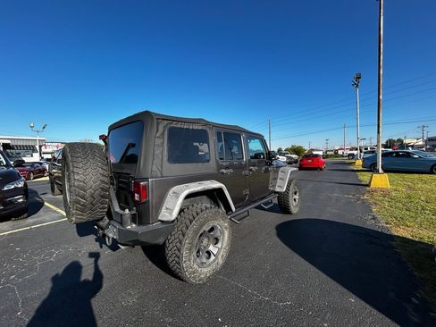Used 2016 Jeep Wrangler Unlimited Sahara w/ Max Tow Package image 5