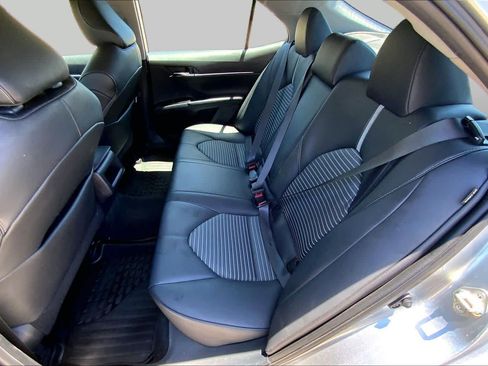 Used 2020 Toyota Camry SE FWD image 20