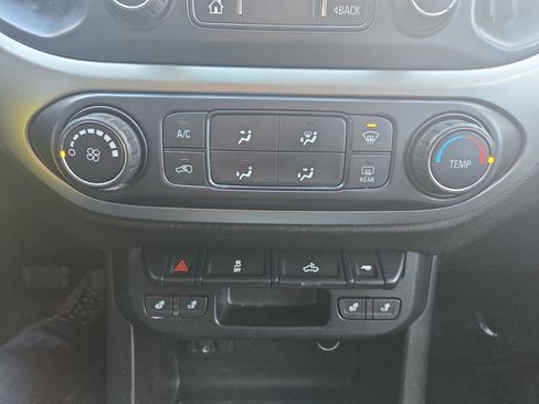 Used 2019 Chevrolet Colorado LT w/ Colorado RST Special Edition image 21