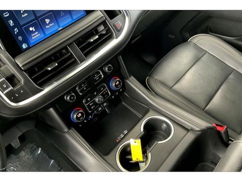 Used 2023 Chevrolet Suburban Premier image 18