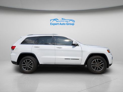 Used 2019 Jeep Grand Cherokee Laredo w/ Laredo X Package RWD image 3