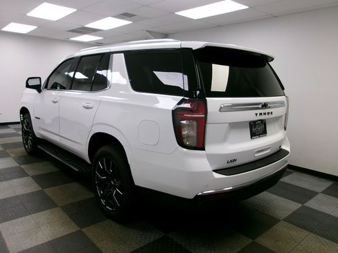 Used 2021 Chevrolet Tahoe LT w/ LT Signature Package AWD/4WD image 2