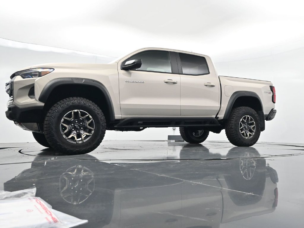 New 2026 Chevrolet Colorado ZR2 w/ Technology Package AWD/4WD image 26