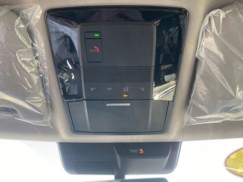 New 2025 Mitsubishi Outlander SE image 22