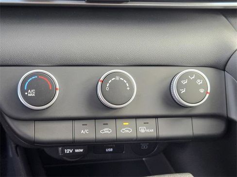 New 2026 Hyundai Elantra SE image 21