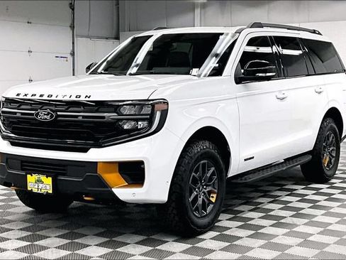 Used 2025 Ford Expedition Tremor AWD/4WD image 11