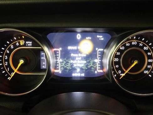 Used 2023 Jeep Gladiator Overland image 13