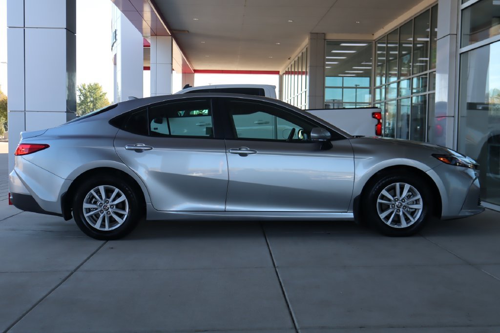 Used 2026 Toyota Camry LE FWD image 10