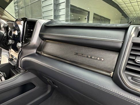 Used 2019 RAM 2500 Limited AWD/4WD image 18