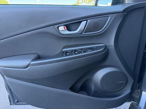 Certified 2023 Hyundai Kona Limited FWD image 13