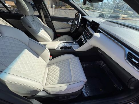 Used 2022 Genesis G70 3.3T image 13