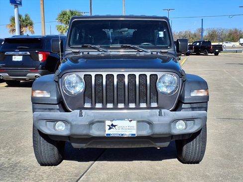 Used 2018 Jeep Wrangler Unlimited Sport image 6
