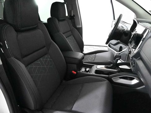 Used 2025 Nissan Frontier SV RWD image 10