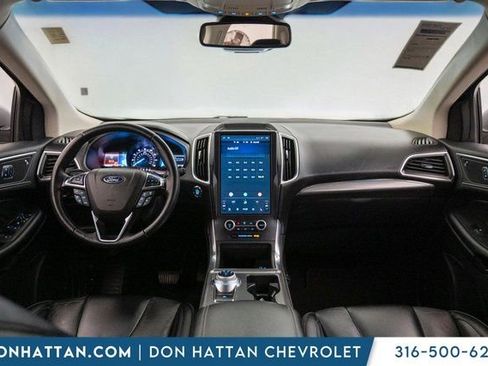 Used 2022 Ford Edge Titanium image 3