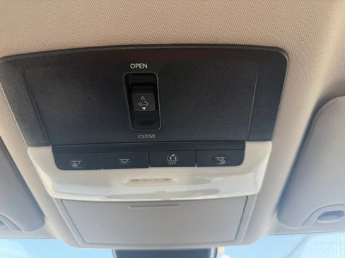 Used 2022 Nissan Altima 2.5 SV w/ SV Premium Package FWD image 23