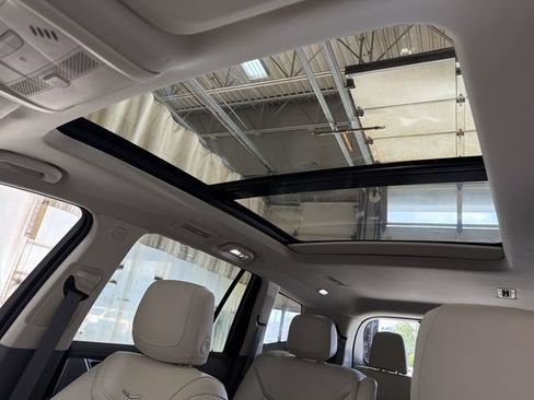 Certified 2024 Cadillac XT6 Premium Luxury w/ LPO, Floor Liner Package AWD/4WD image 23