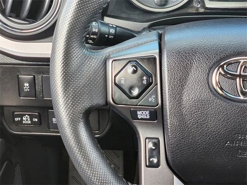 Used 2021 Toyota Tacoma TRD Off-Road image 27