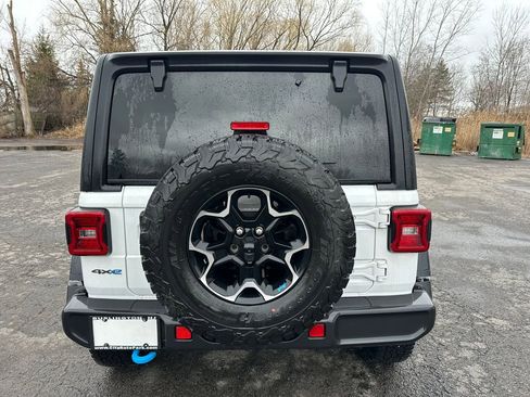 Certified 2022 Jeep Wrangler Unlimited Rubicon 4xe w/ Cold Weather Group image 15