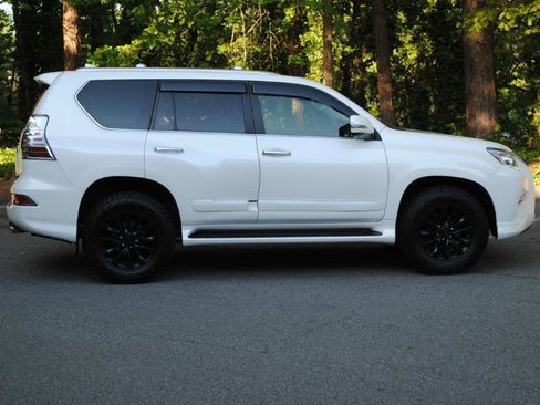 Used 2016 Lexus GX 460 Luxury w/ Preferred Accessory Package image 25