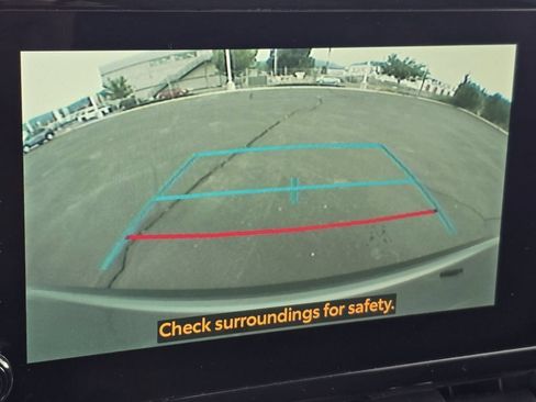 Used 2025 Toyota Corolla Cross LE AWD/4WD image 5