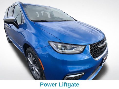 New 2026 Chrysler Pacifica Pinnacle image 8