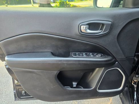 Used 2021 Jeep Compass Latitude FWD image 20