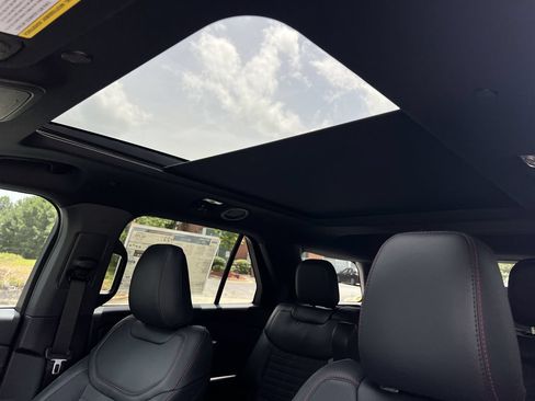 New 2026 Ford Explorer ST-Line AWD/4WD image 11
