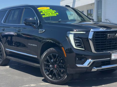 Used 2025 GMC Yukon Elevation AWD/4WD image 1