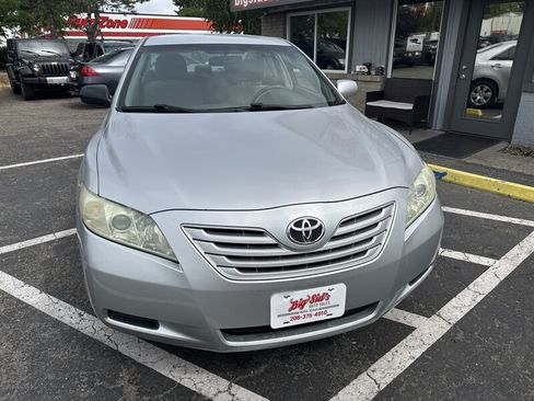 Used 2007 Toyota Camry LE FWD image 12