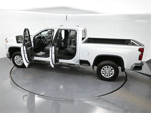 Used 2020 Chevrolet Silverado 2500 LTZ w/ LTZ Plus Package image 41