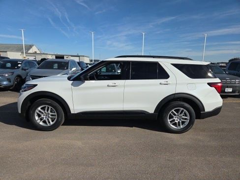 New 2026 Ford Explorer Active image 2