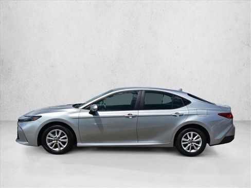 Used 2025 Toyota Camry LE image 9