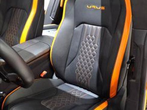 Used 2024 Lamborghini Urus S AWD/4WD image 13