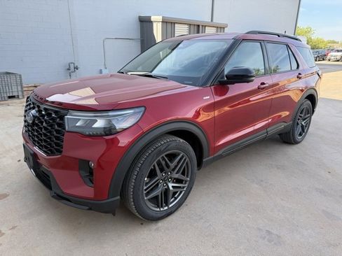 New 2025 Ford Explorer ST-Line w/ Premium Package image 3