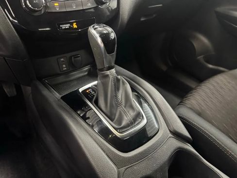 Used 2017 Nissan Rogue S image 15