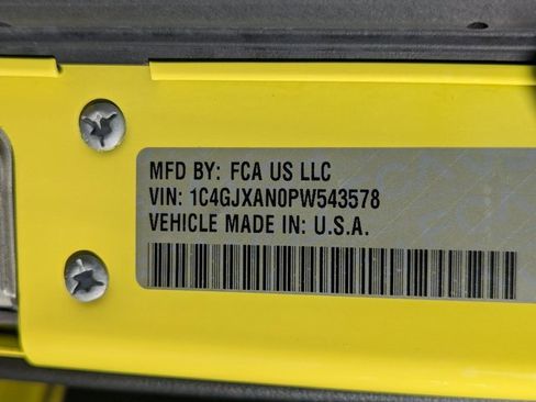 Used 2023 Jeep Wrangler Sport image 31