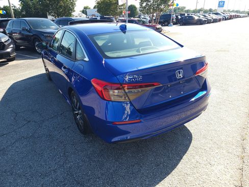 Used 2024 Honda Civic EX image 6