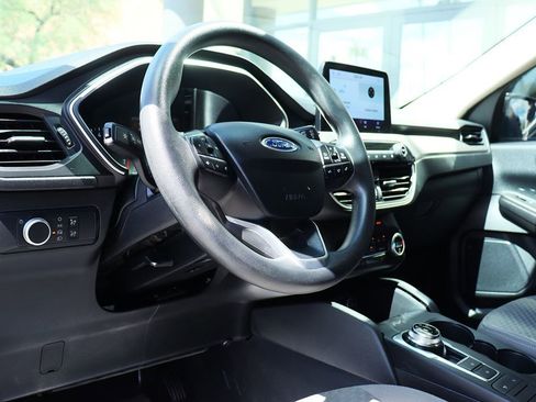 Used 2020 Ford Escape SE image 39