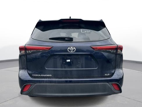 Certified 2023 Toyota Highlander XLE image 7