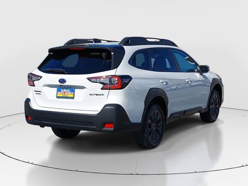Used 2025 Subaru Outback Onyx Edition image 7