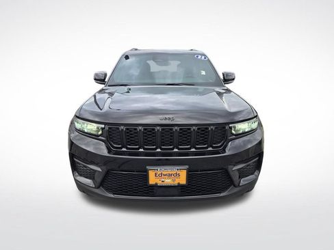 Used 2023 Jeep Grand Cherokee Altitude AWD/4WD image 11