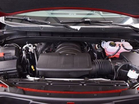New 2025 Chevrolet Suburban Premier AWD/4WD image 30